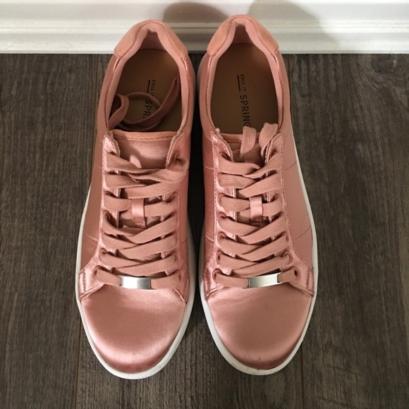 lace up sneaker / skate shoe - Picture 2 of 3